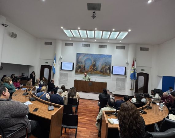 El Hub Productivo presentó sus objetivos y desafíos en el conversatorio sobre gobernanza metropolitana.